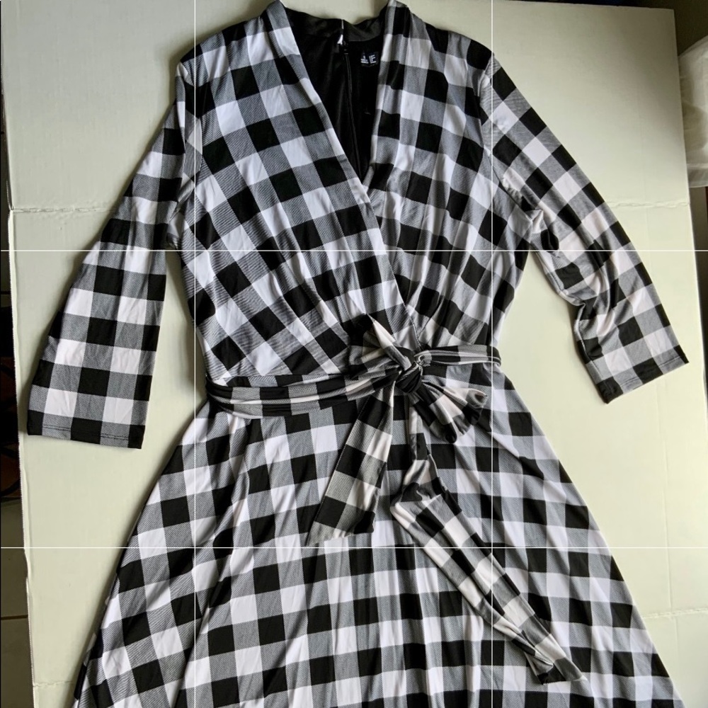LESLIE FAY Black & White Gingham, Faux Wrap MIDI, A-Line Dress, 3/4 Sleeves